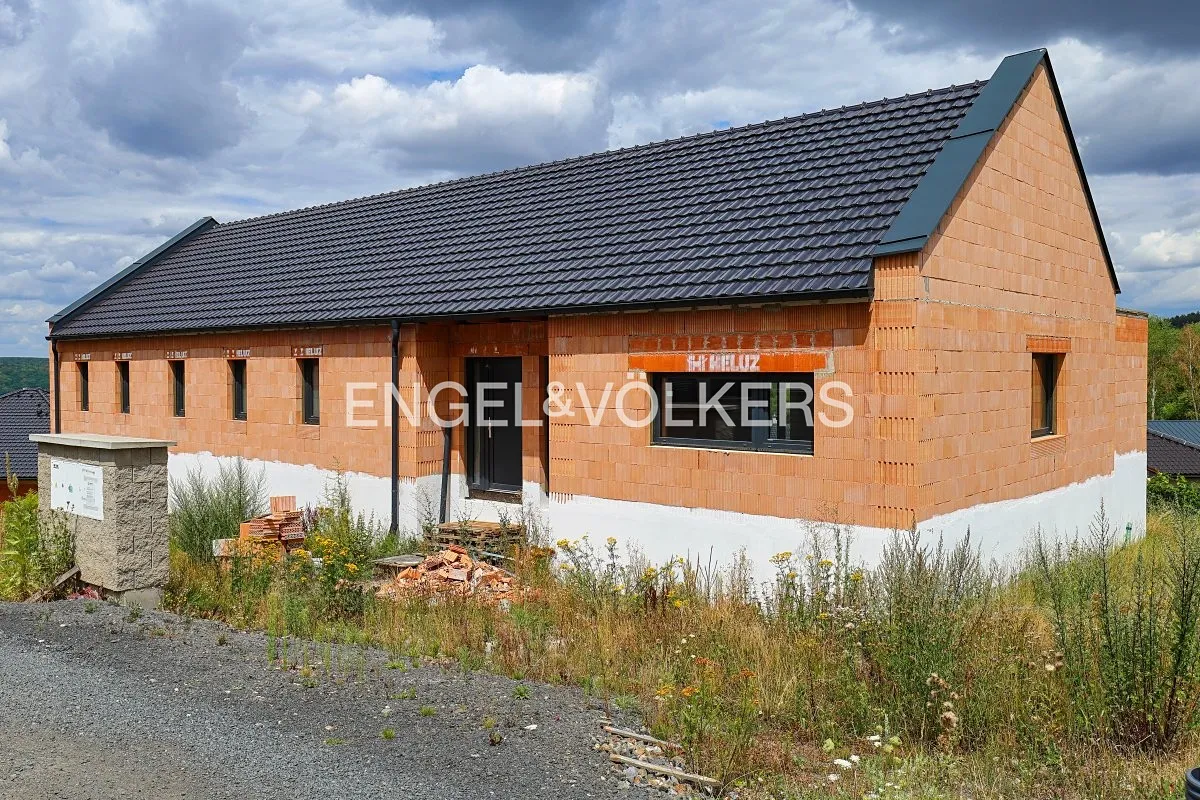 Prodej rodinného domu 240 m², pozemek 913 m²